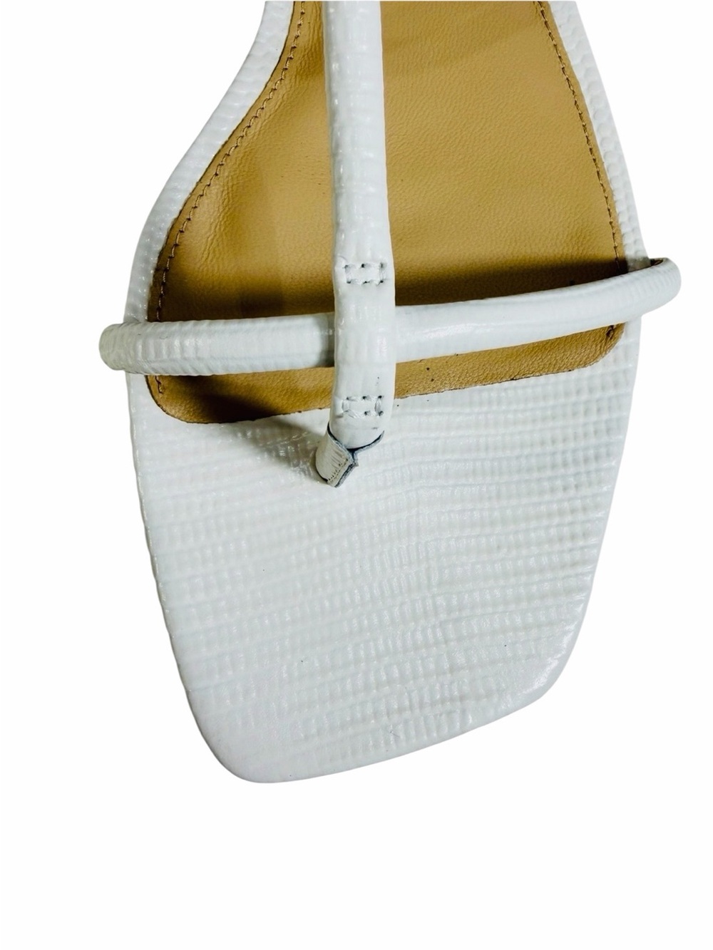 Veronica Beard White Sandal T-Bar Flat  Size 7 Minimalist - Picture 10 of 10